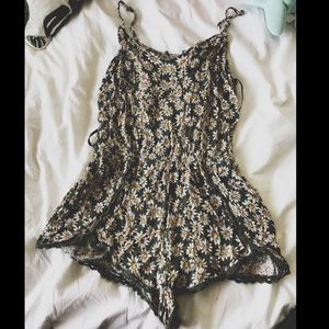 Romper -flower pattern || forever 21